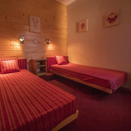 Valmorel: 2 Pieces Au Pied Des Pistes, Balcon, Cuisine Equipee - Fr-1-356-513